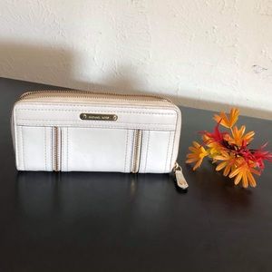 Michael Kors | Leather purse | Women’s style